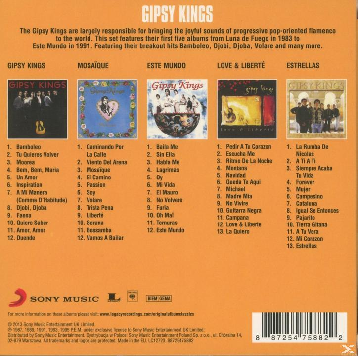 CD-Cover mit Text 'Gipsy Kings'. Songtitel sind aufgelistet. Verschiedener Text in Englisch und Spanisch. Buntes Design.