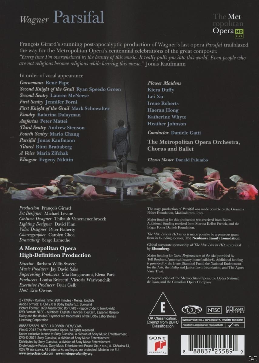 Filmcover. Ein Bild eines Mannes auf der Bühne mit dem Text 