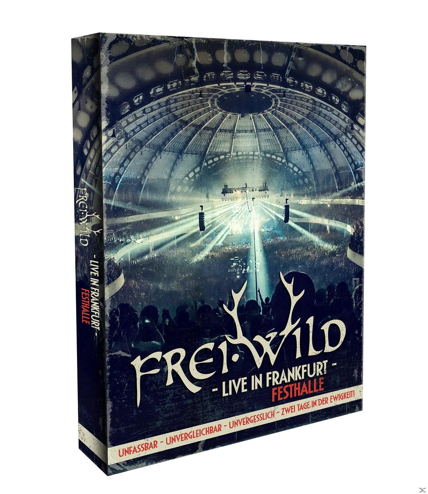 DVD-Hülle mit einer Konzerthalle und dem Bandnamen.
