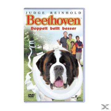 Beethoven DVD-Cover. Das Gesicht eines Bernhardinerhundes ist in der Toilette. Eine Familie ist im Hintergrund.