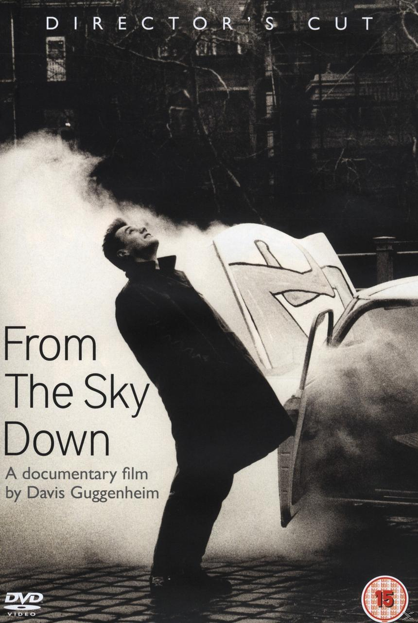 Filmplakat, Schwarzweiß. Mann blickt nach oben, Rauch, Auto. Text: From The Sky Down, Director's Cut.