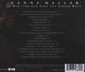 Album-Rückseite mit Titelliste. Schwarzer Hintergrund und goldener Text.