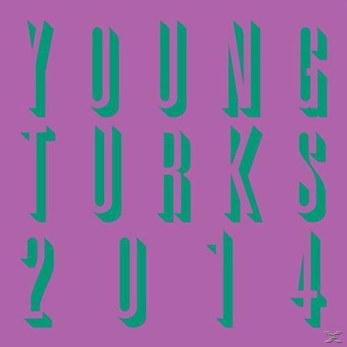 Groene tekst "YOUNG TURKS 2014" op paarse achtergrond.
