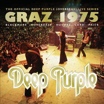 A Deep Purple együttes élő koncertfotója. Színpad fényekkel, tömeg a háttérben. 'Graz 1975'.
