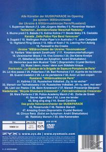 DVD-Rückseite mit Text und Künstlerliste. Blauer Hintergrund.