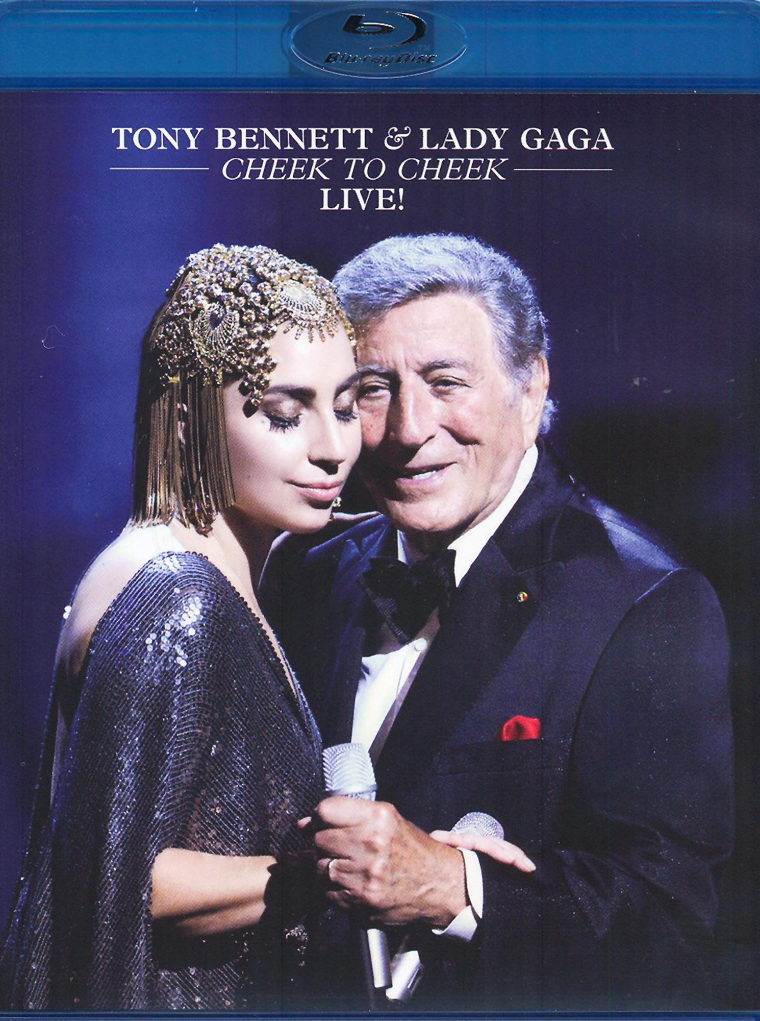 DVD borító: Tony Bennett és Lady Gaga ölelkeznek és mosolyognak, kék háttérrel.