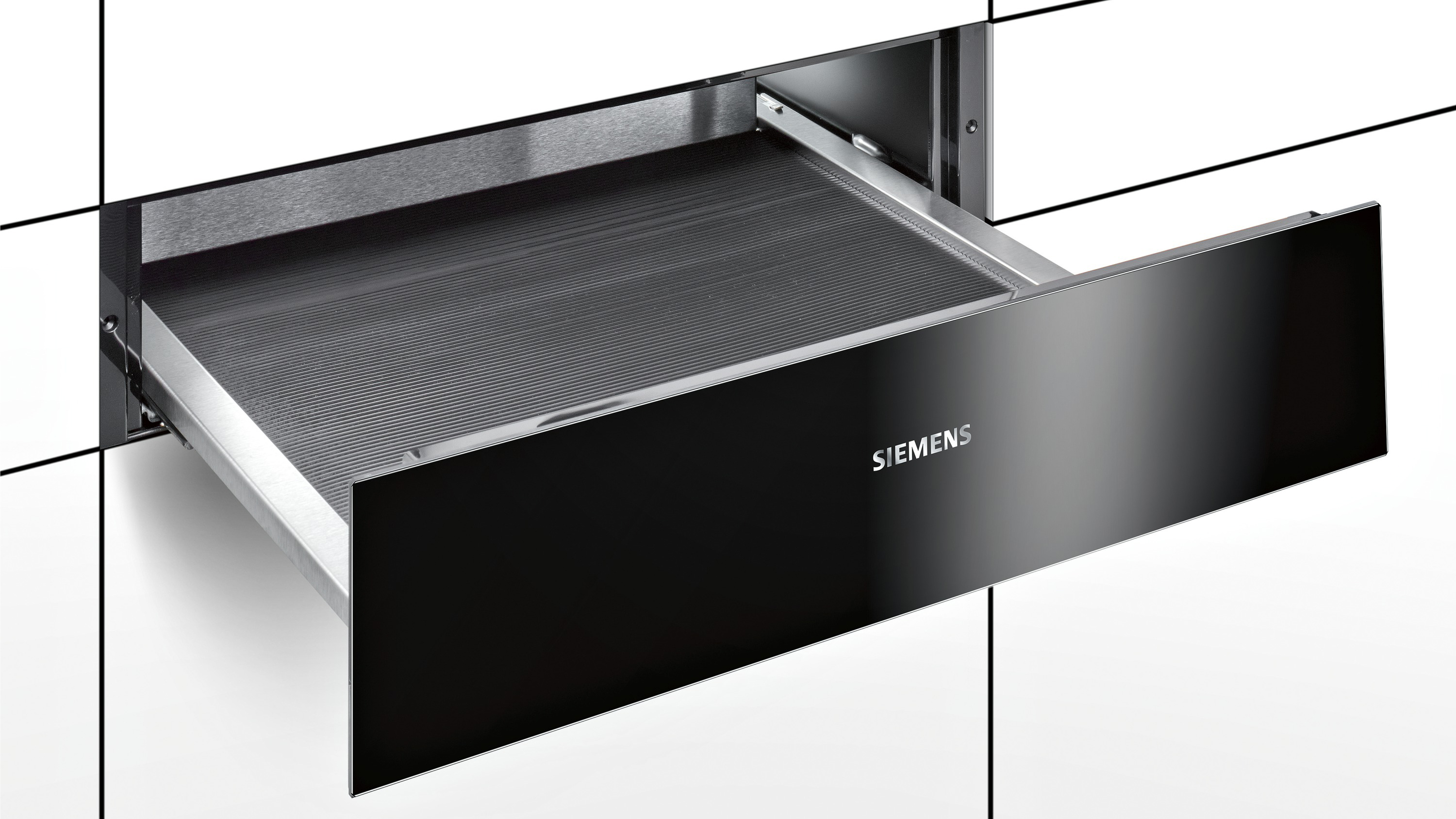 SIEMENS BI630ENS1 Zubehörschublade (550 mm)