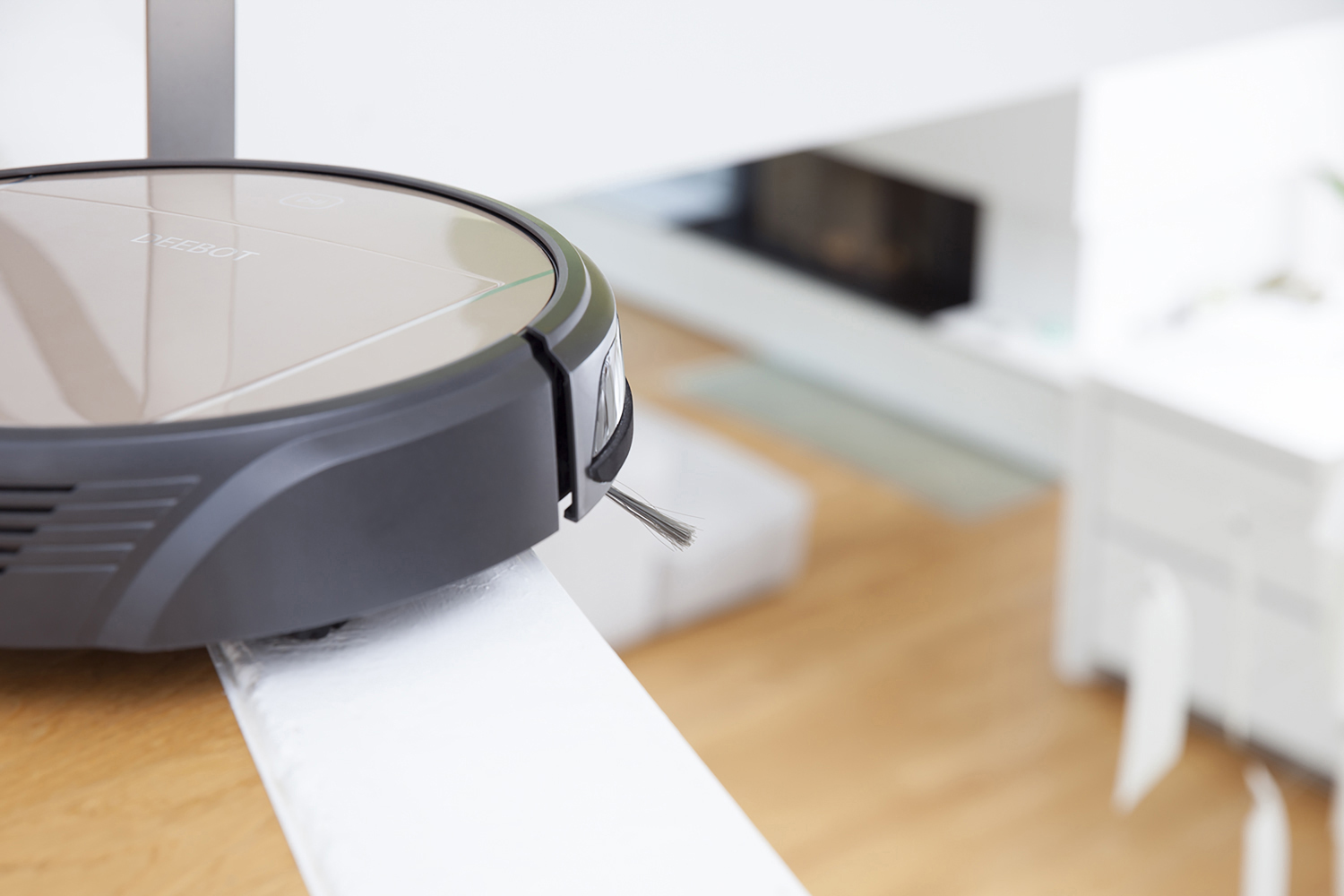 ECOVACS D83 DEEBOT Saugroboter