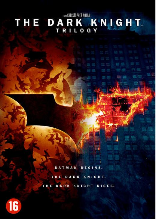 Couverture DVD pour The Dark Knight Trilogy. Comprend le symbole de Batman et l'horizon de la ville en flammes.