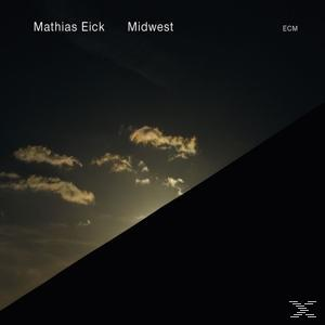 CD-Cover, Bild einer dunklen Landschaft mit Himmel und schwarzer diagonaler Form.