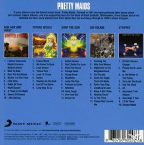 Album-Rückseite mit Bildern anderer Alben, Texten und Logos der Band und Sony Music.