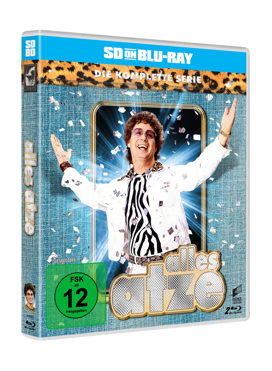 DVD-Cover: ein Mann in einer weißen Jacke vor blauem Denim- und Animal-Print-Hintergrund.