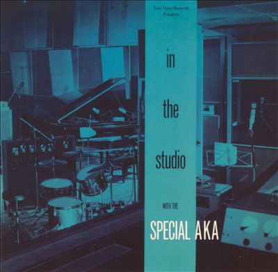 Az 'In the Studio' album borítója stúdió berendezéssel, türkiz színben.