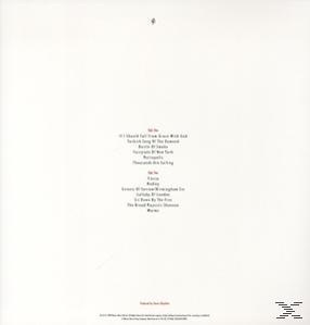 Weißer Hintergrund mit Text in einem Kreis. Eine Liste von Songtiteln. Der Text ist schwarz. Ein Logo rechts oben.