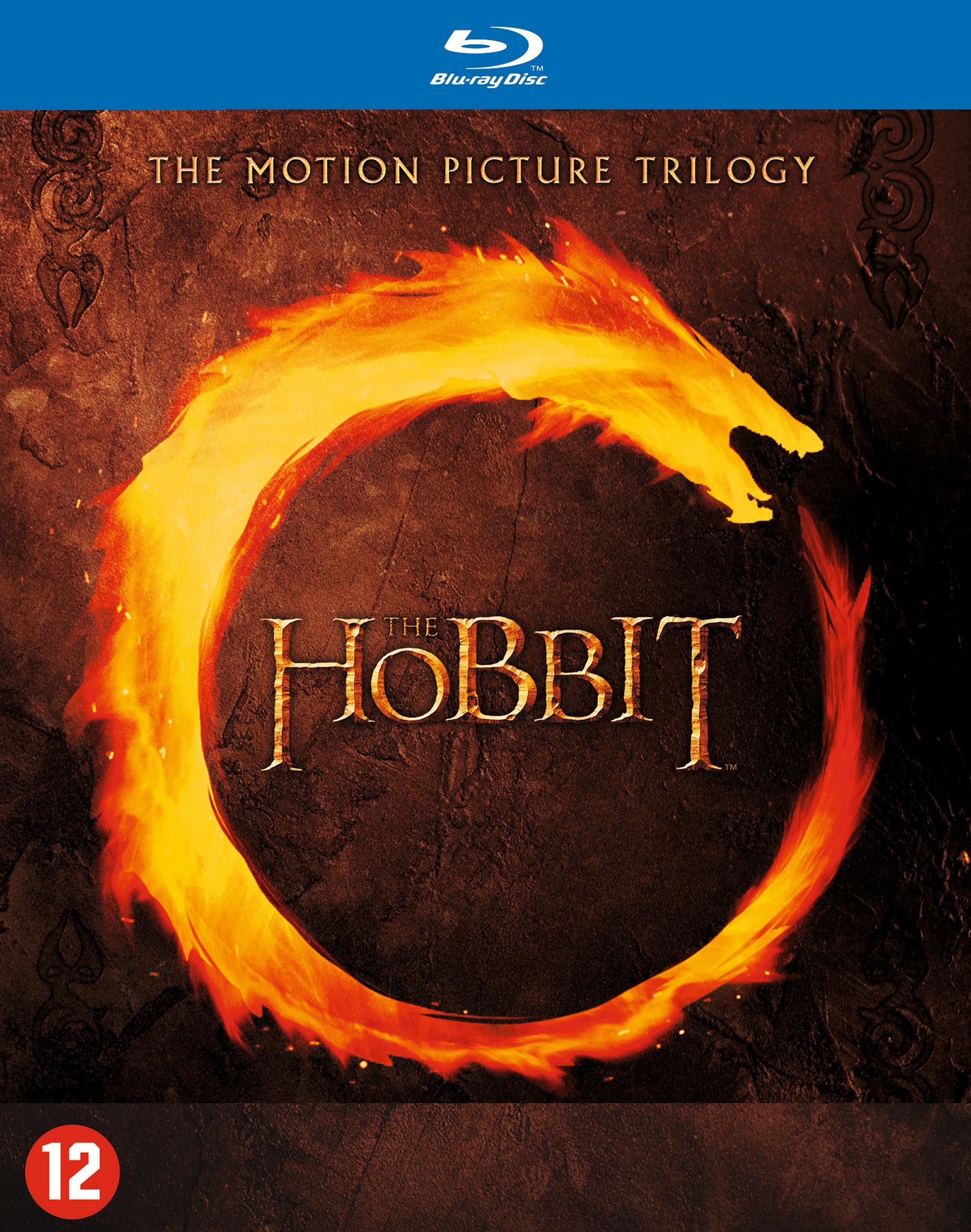 Blu-ray du Hobbit. Le titre Le Hobbit en or, entouré d'un anneau de feu. Fond marron foncé.
