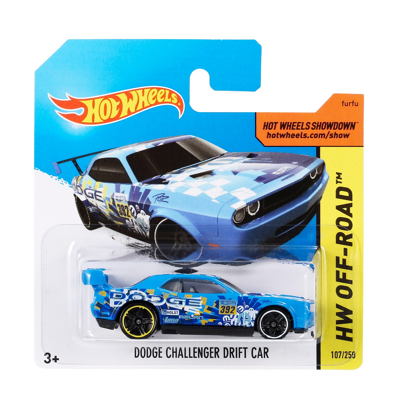 Ein Hot Wheels Dodge Challenger Drift Car. Die Verpackung ist blau und weiß mit einer Streckengrafik.