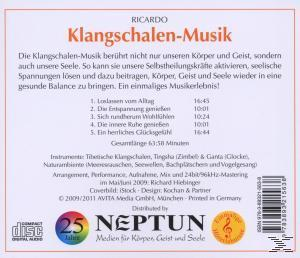 CD-Cover von 'Klangschalen-Musik'. Text auf Deutsch, zeigt die Titelliste.