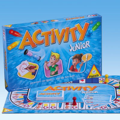 Schachtel des Activity Junior Spiels mit Zeichentrickfiguren und Spielbrett.
