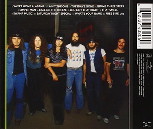 Albumcover mit Bandmitgliedern. Sie stehen in einer Reihe, mit Songtiteln oben.