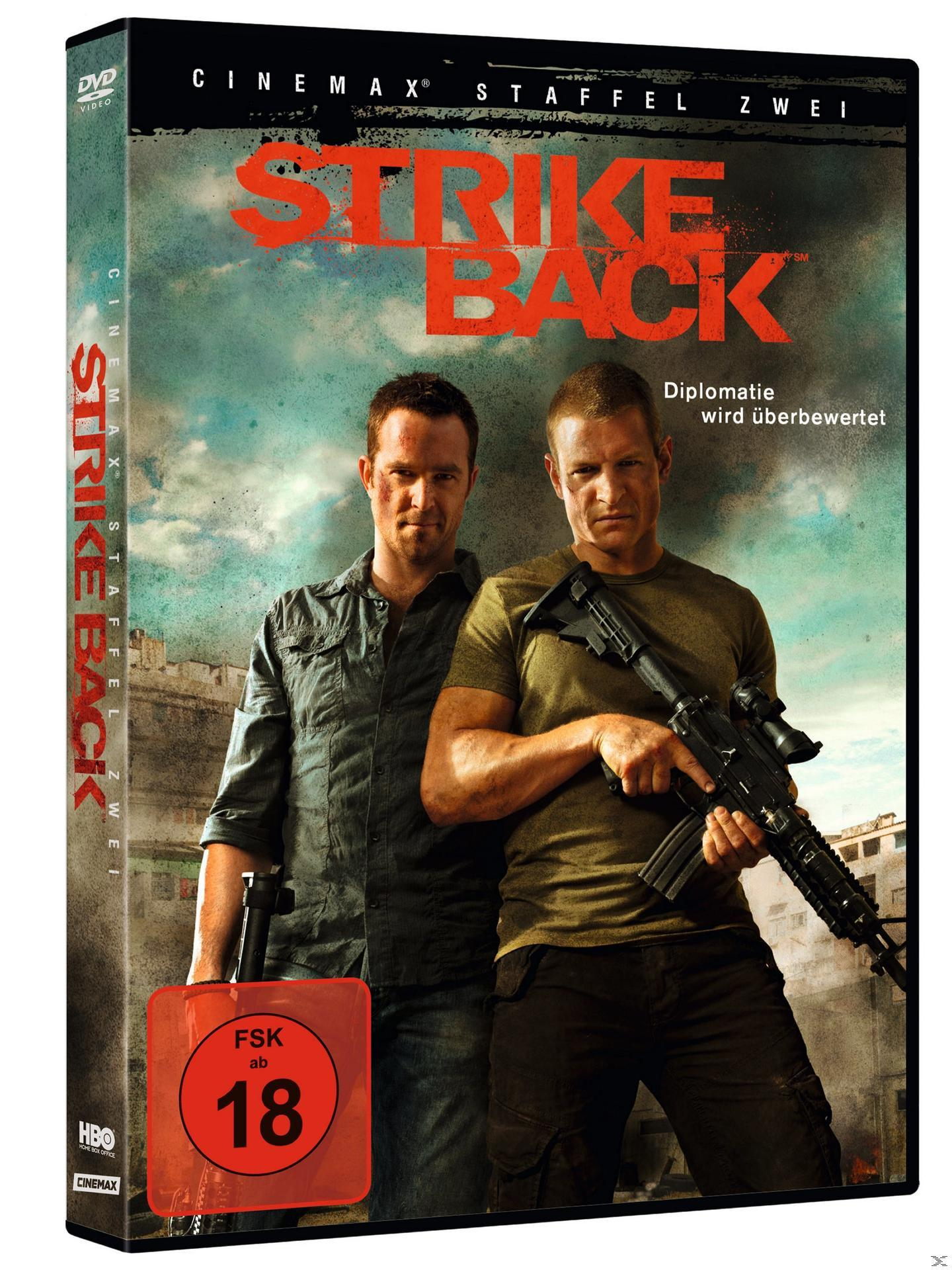 DVD-Cover von Strike Back mit zwei Männern, die Waffen halten. Das FSK 18-Logo ist sichtbar.