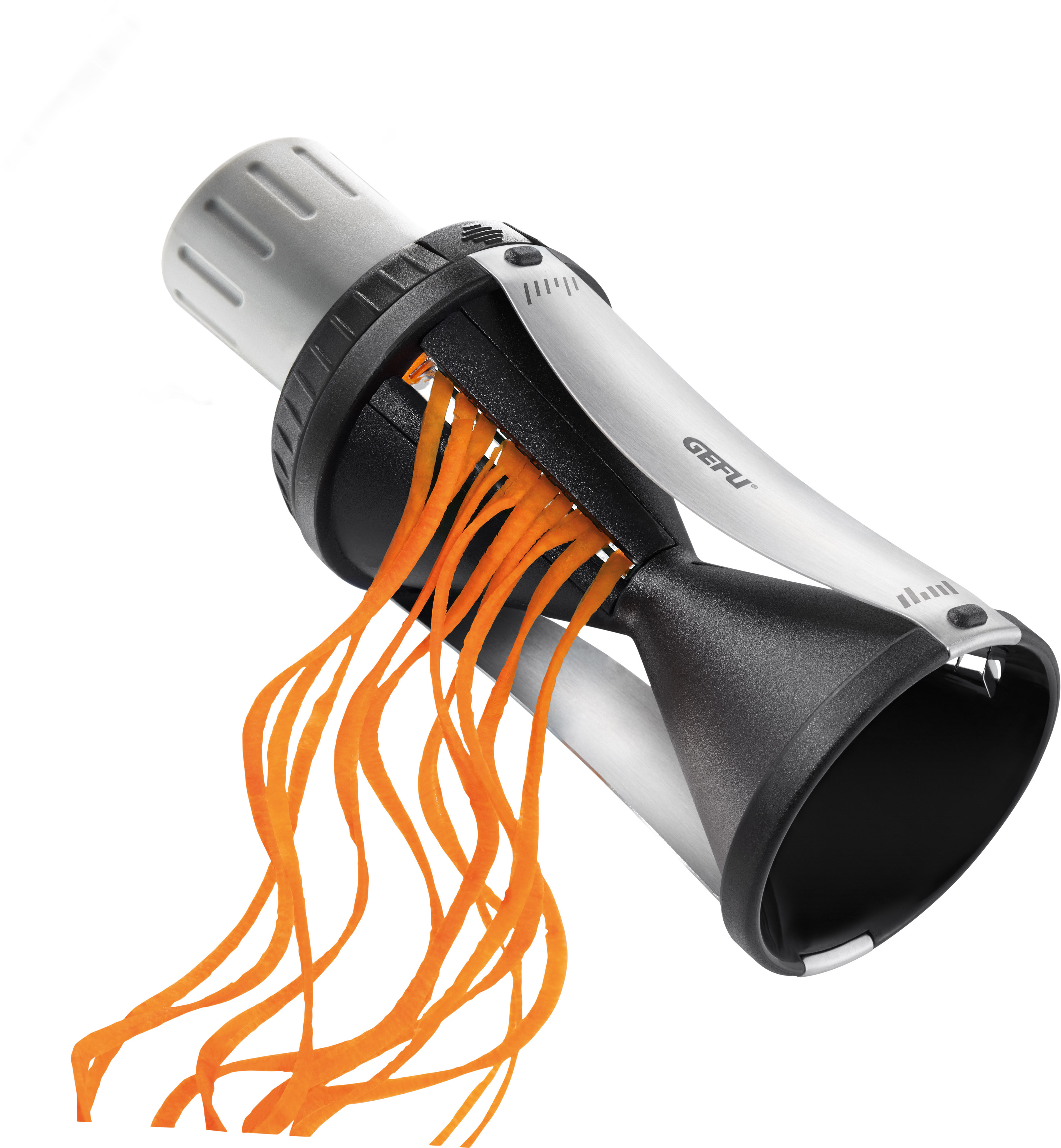 Gemüsespiralschneider. Schwarz und Silber. Orange Karottenstreifen kommen heraus.