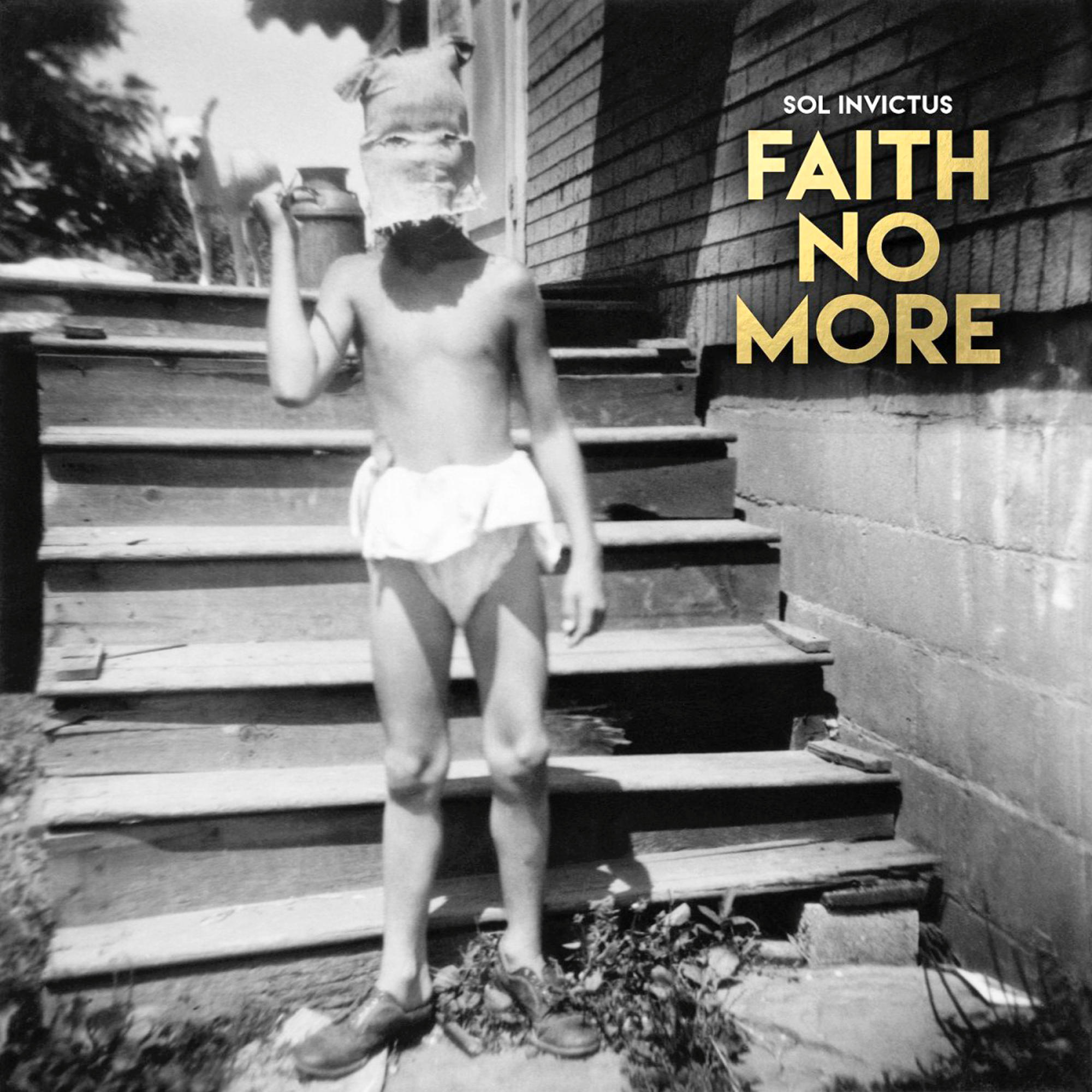 Albumcover: Person mit Maske auf Treppe, Hund, Text 'Faith No More'.