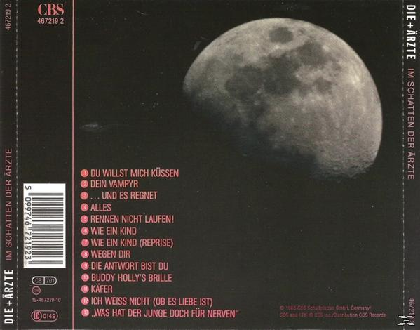 CD-Cover mit Mond, Text und Trackliste, dunkler Hintergrund.