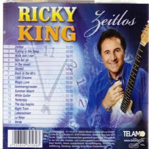 CD-Cover. Mann mit Gitarre. Text auf Deutsch: Ricky King. Blau-weißer Hintergrund.