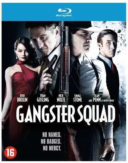 Pochette du film Gangster Squad. Acteurs dans une scène en noir et blanc. Titre en gros caractères.