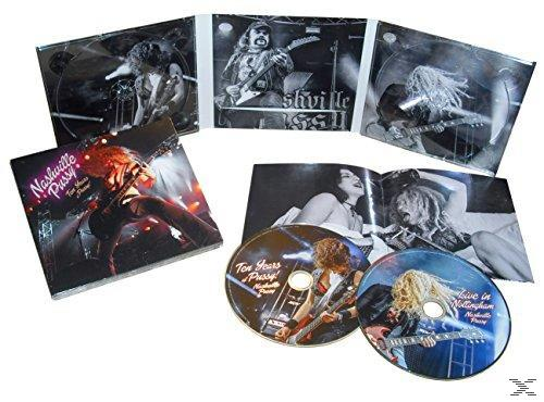 CD-Set mit Bildern einer Live-Band. CDs befinden sich im Hintergrund.