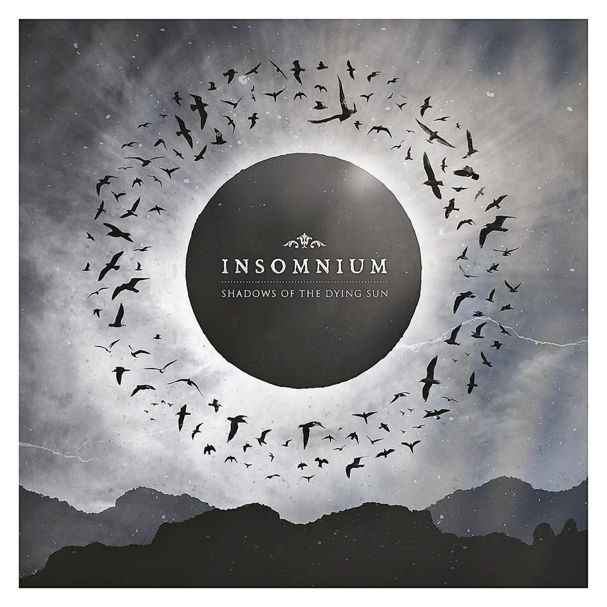 Albumcover: Vogelkreis um Text, dunkler Hintergrund.
