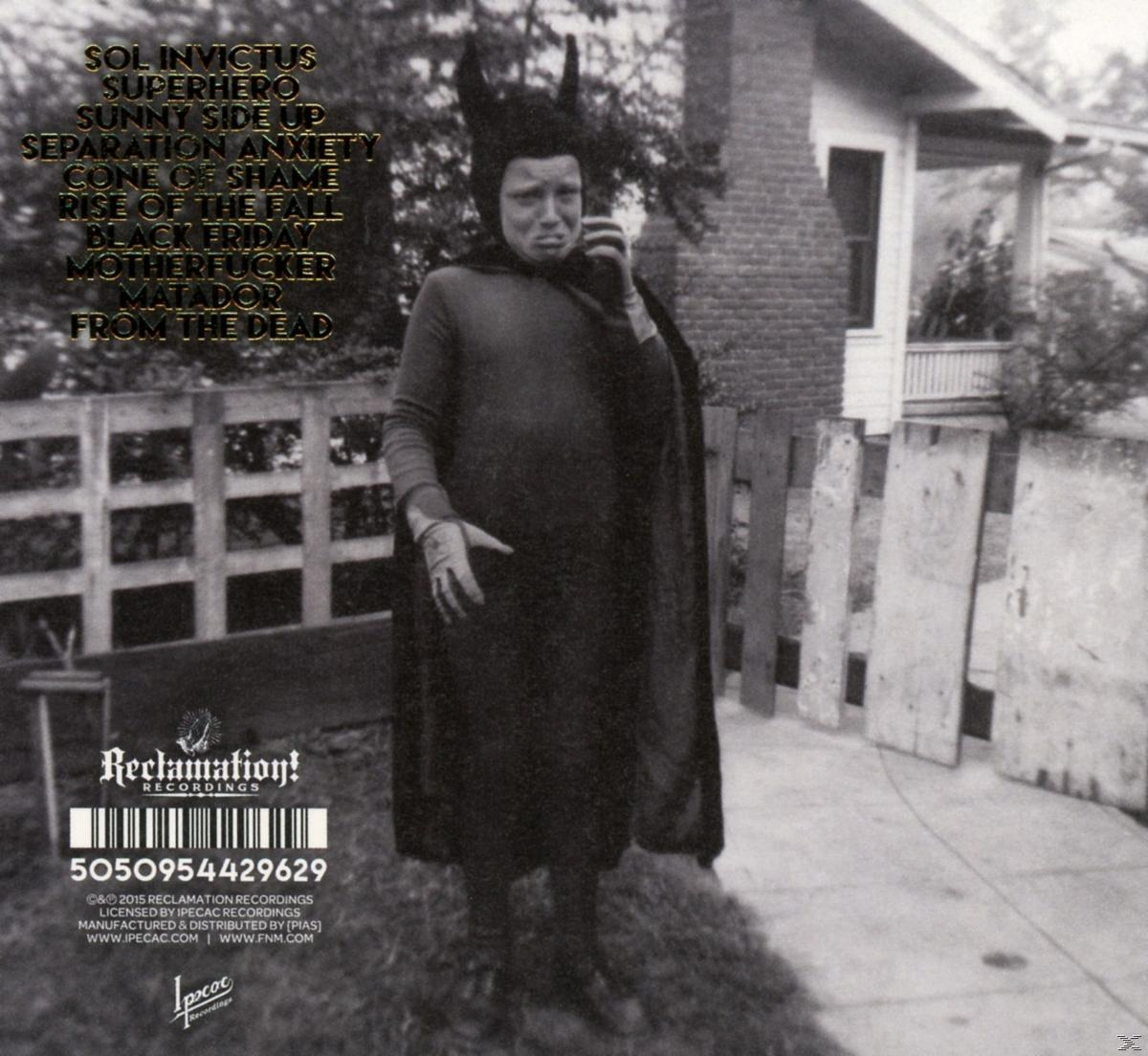 Albumcover mit einer Person in einem Batman-Kostüm, die ein Telefon hält. Der Text enthält Songtitel.