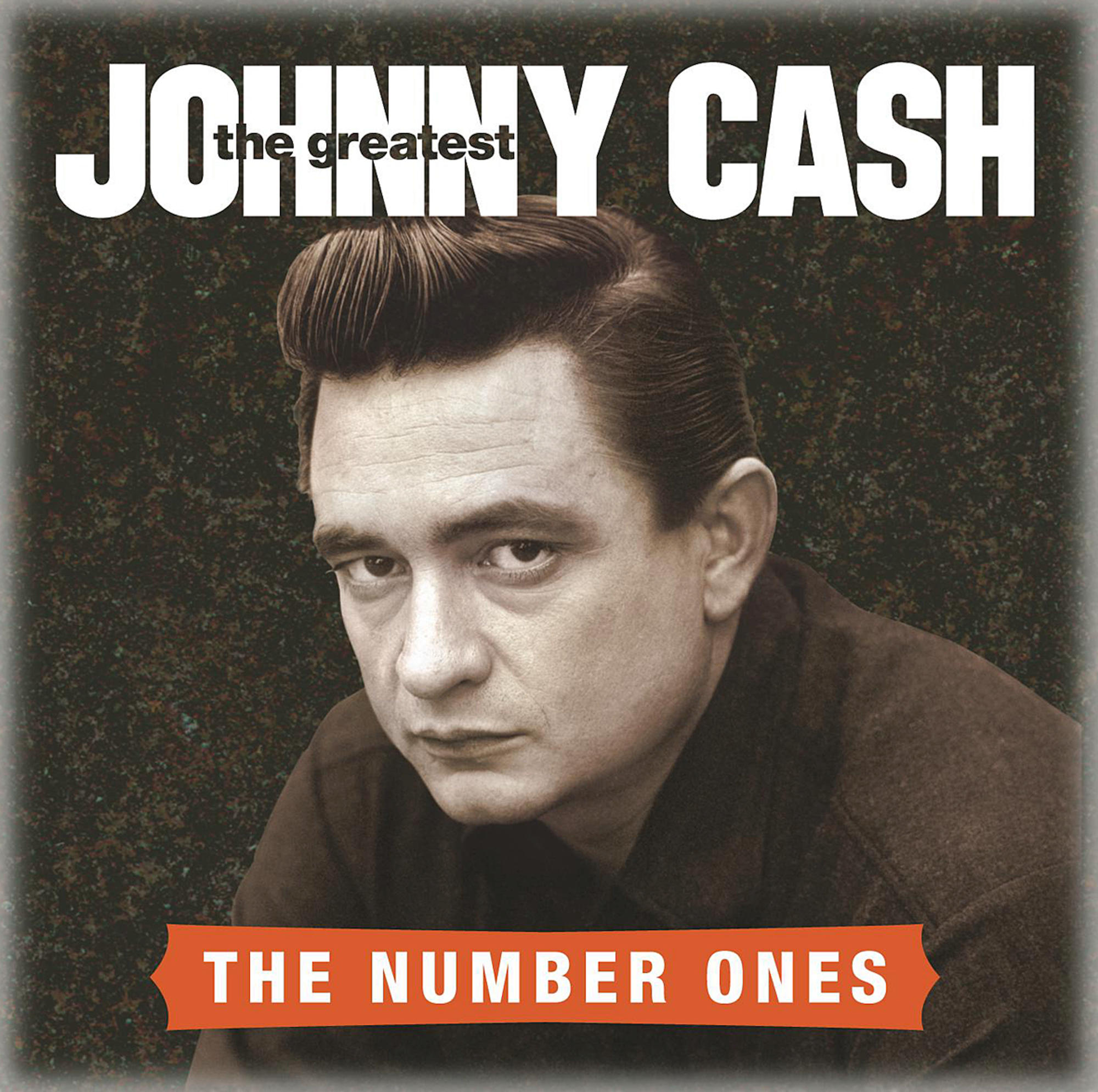 Albumcover: Johnny Cash, The Number Ones. Ein Schwarzweißfoto von Johnny Cash auf Sepia-Hintergrund.