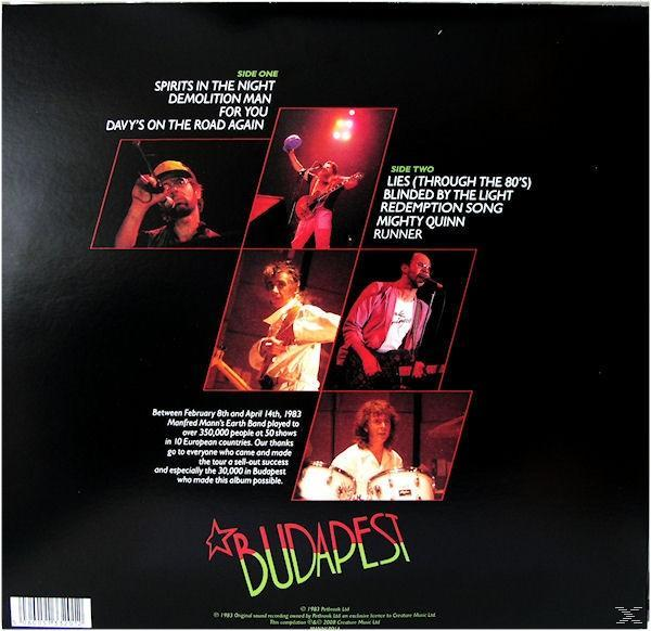 Rückseite eines Albums mit Bandfotos und Text, einschließlich Titeln und Credits.