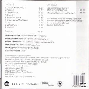 CD tracklistával és zenésznevekkel. Sok szöveg.