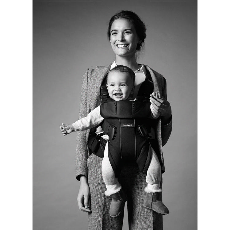 BABYBJORN BB910653 Kanguru One Black/Silver Cotton Mix Kanguru