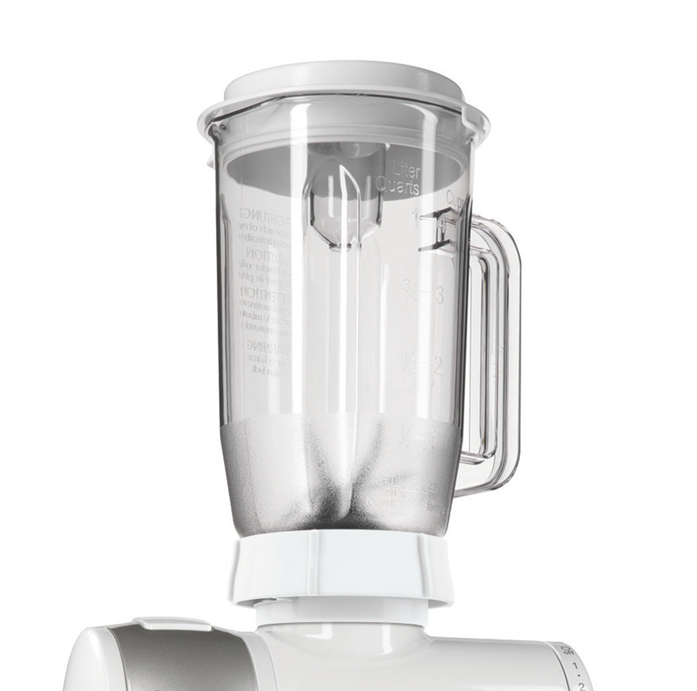 Mixer mit transparentem Behälter und Griff. Nahaufnahme, weißer Sockel.