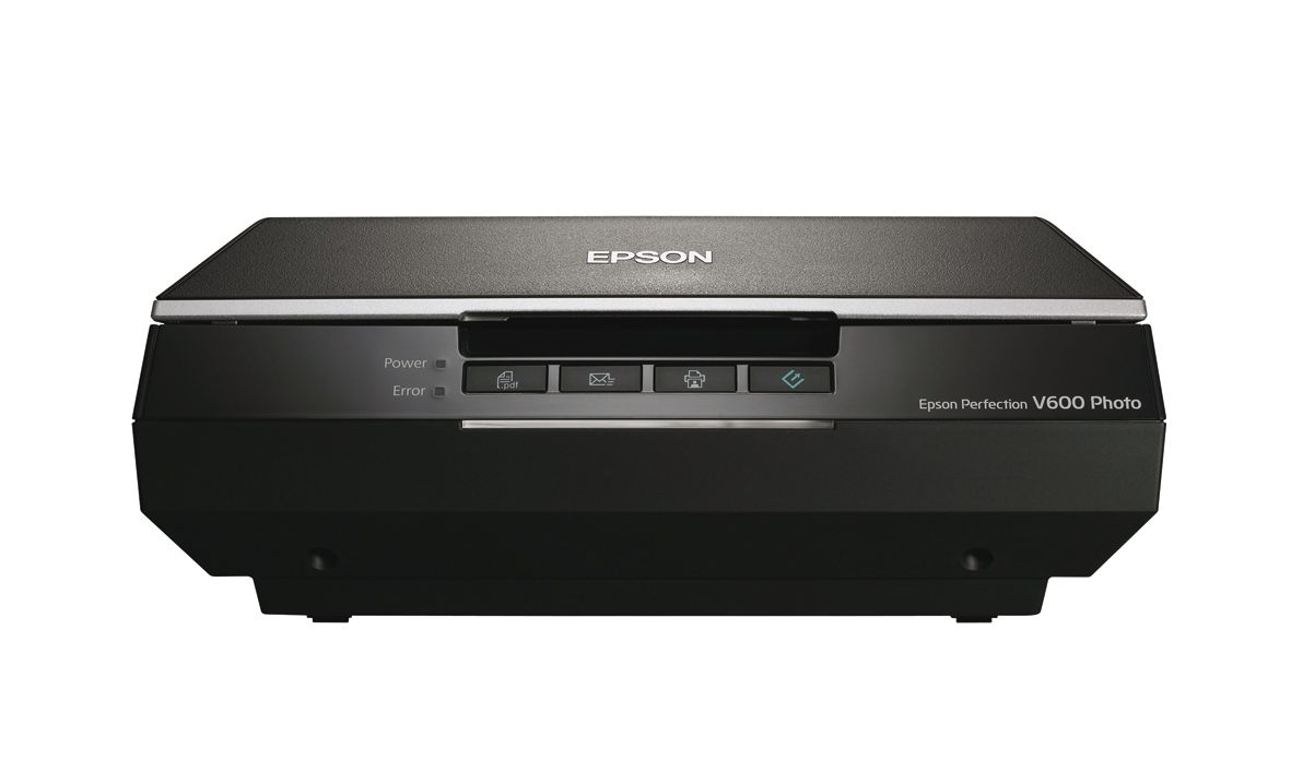 Schwarzer Epson V600 Photo Scanner auf weißem Hintergrund. Knöpfe sind vorne sichtbar.