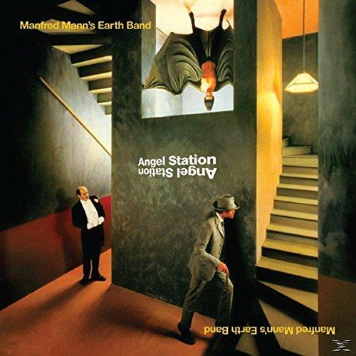 Albumcover von Manfred Mann's Earth Band, mit einem Mann, der durch eine Tür fällt, andere Figuren vorhanden.