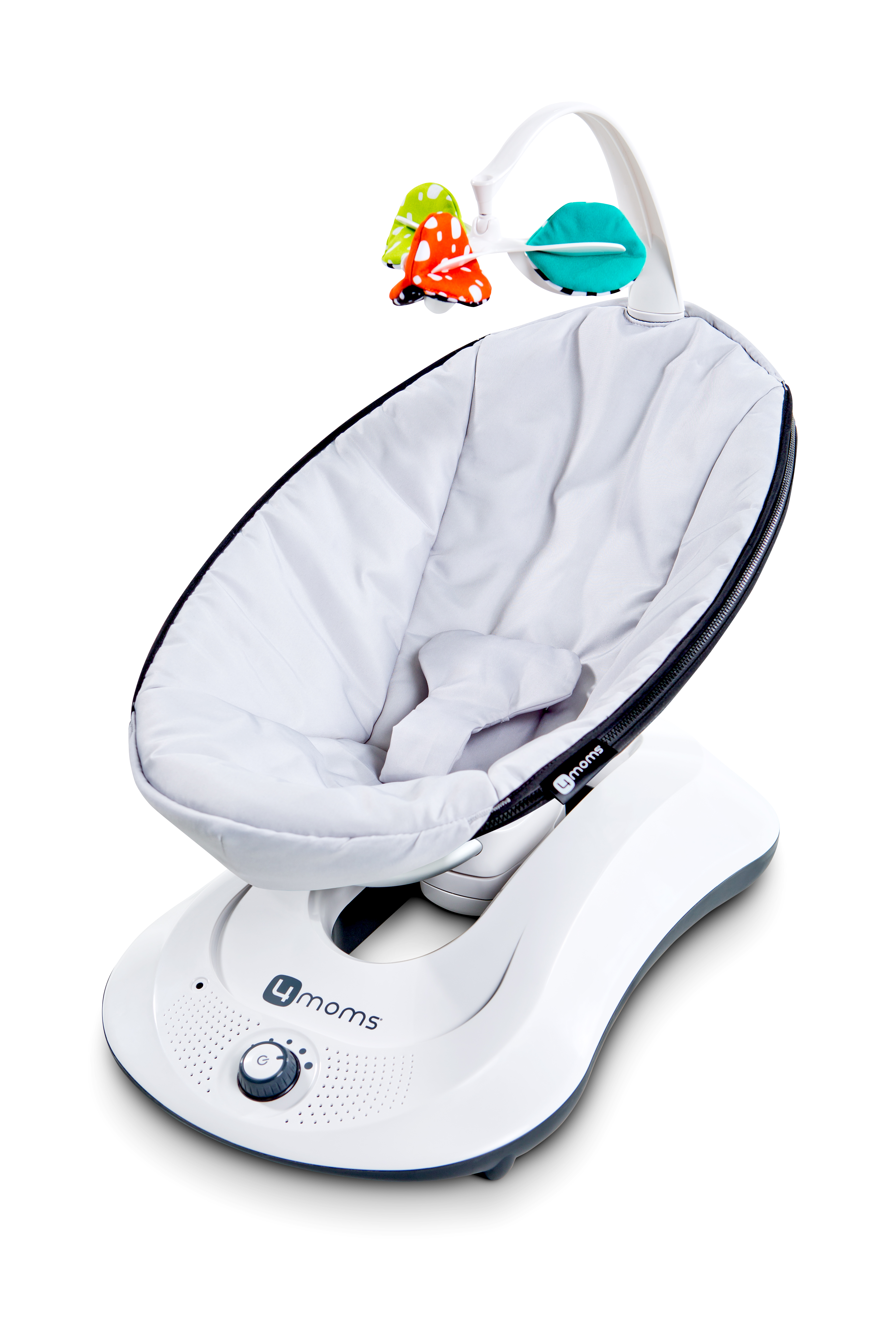Eine weiße Babyschaukel mit hellgrauem Sitz. Es hat ein Mobile mit bunten Spielzeugen und ein Bedienfeld.