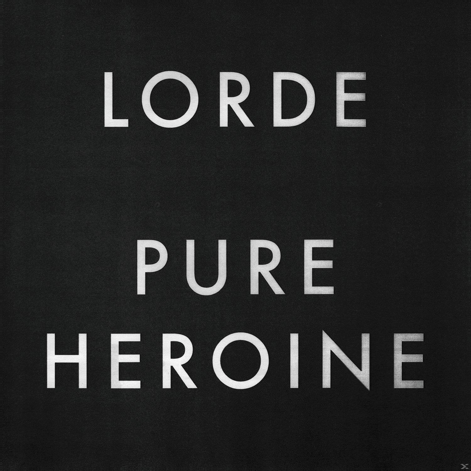 Albumcover für Lordes 'Pure Heroine', weißer Text auf schwarzem Hintergrund.