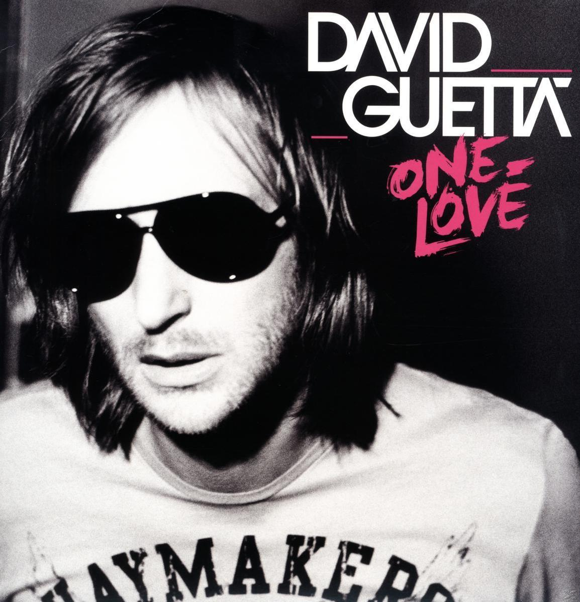 Album borító David Guetta-val napszemüvegben. A szöveg rózsaszín.