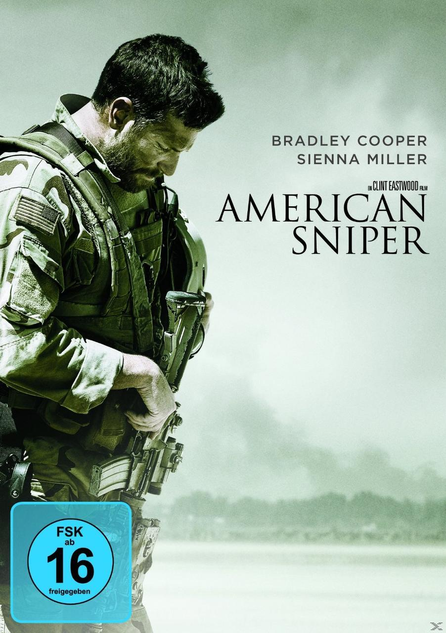 Filmcover: Mann in Militäruniform, hält einen Helm. Grüner Hintergrund.