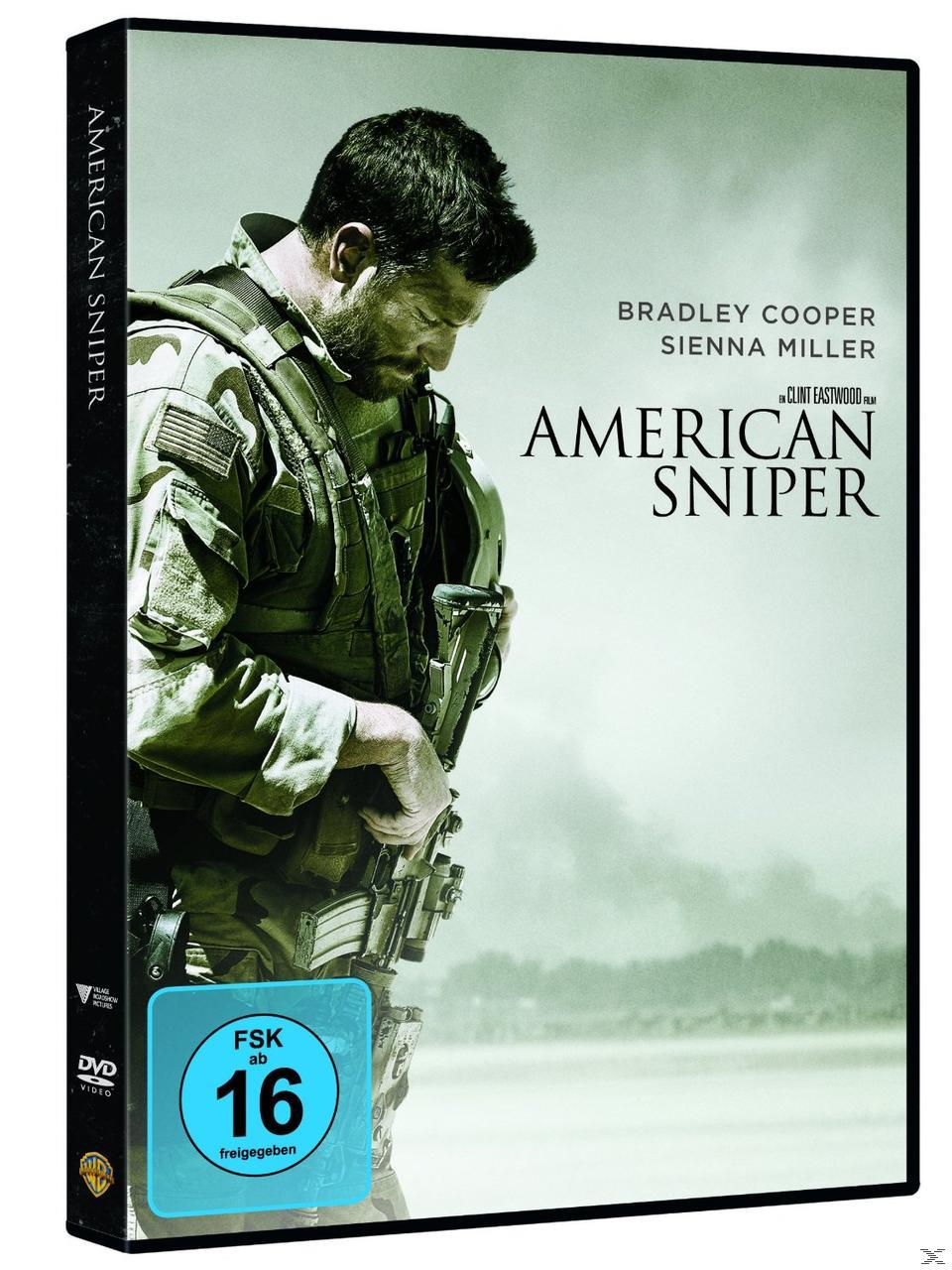 DVD-Cover von 'American Sniper', mit Bradley Cooper, der ein Gewehr hält. Der Hintergrund ist eine Wüstenszene.