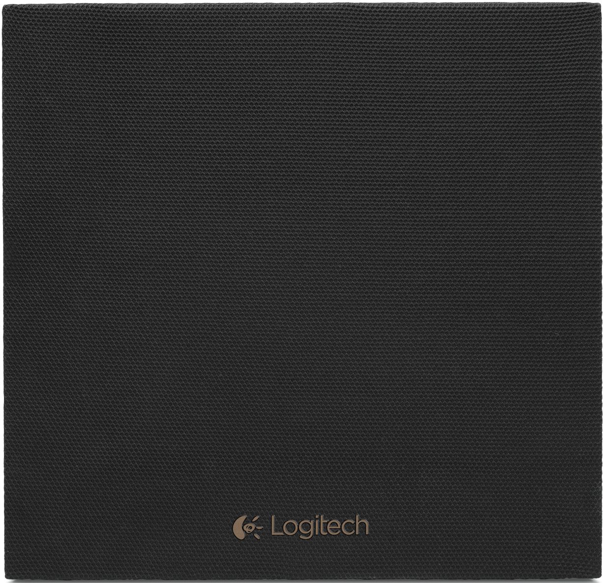 Tissu noir avec une texture subtile. Le logo Logitech est visible en bas à droite.