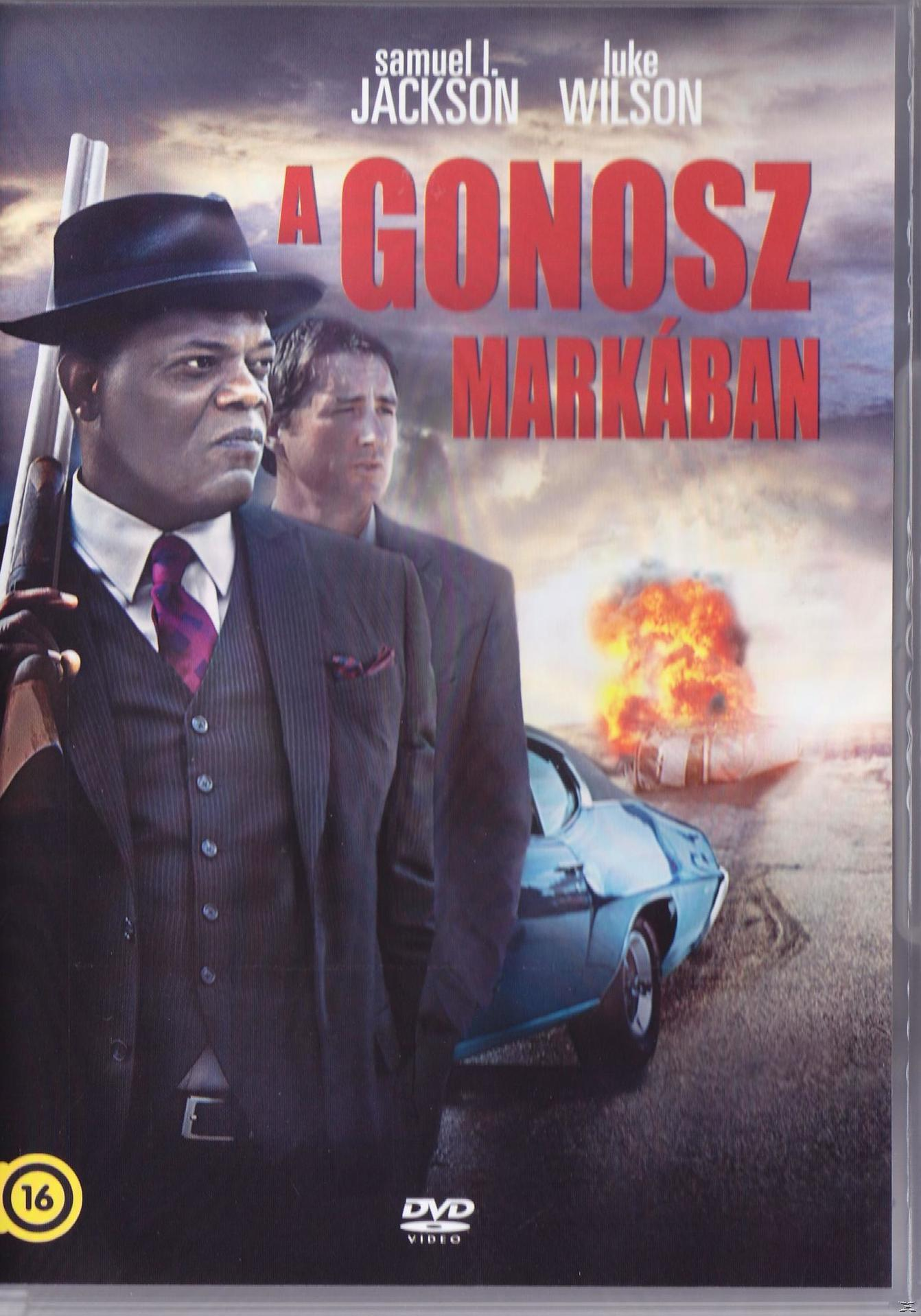 DVD borító Samuel L. Jacksonnal, puskával. Cím: A Gonosz Markában.