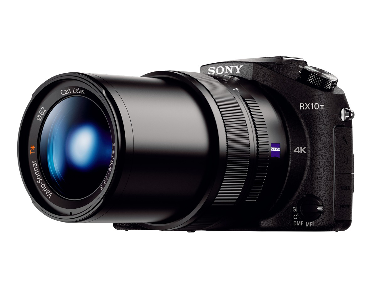 SONY Cyber-shot DSC-RX10 M2 Zeiss NFC Bridgekamera Schwarz, 8.3x opt. Zoom, TFT-LCD, Xtra Fine, WLAN