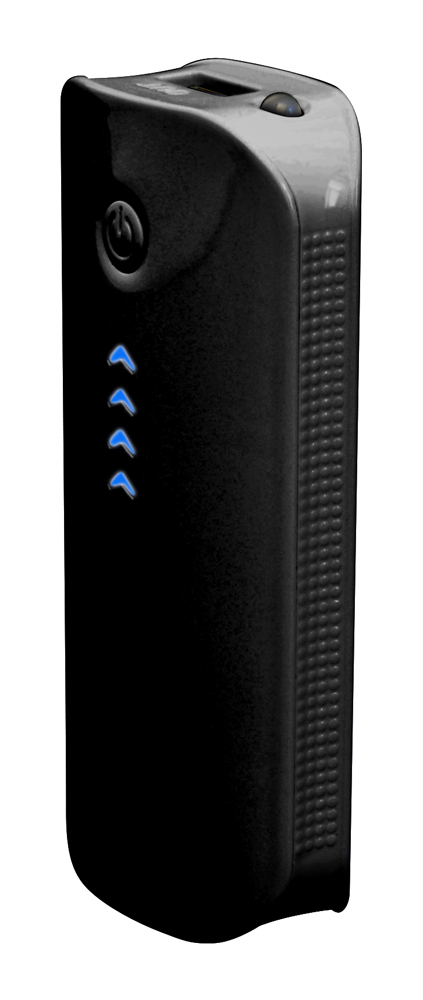Schwarze Powerbank. Ein schwarzes Rechteck mit Ein-/Aus-Taste, Kontrollleuchten und einem kleinen USB-Anschluss.