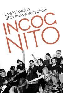 Incognito-Bandposter mit Bandmitgliedern und 'Live in London'-Text in Schwarzweiß.