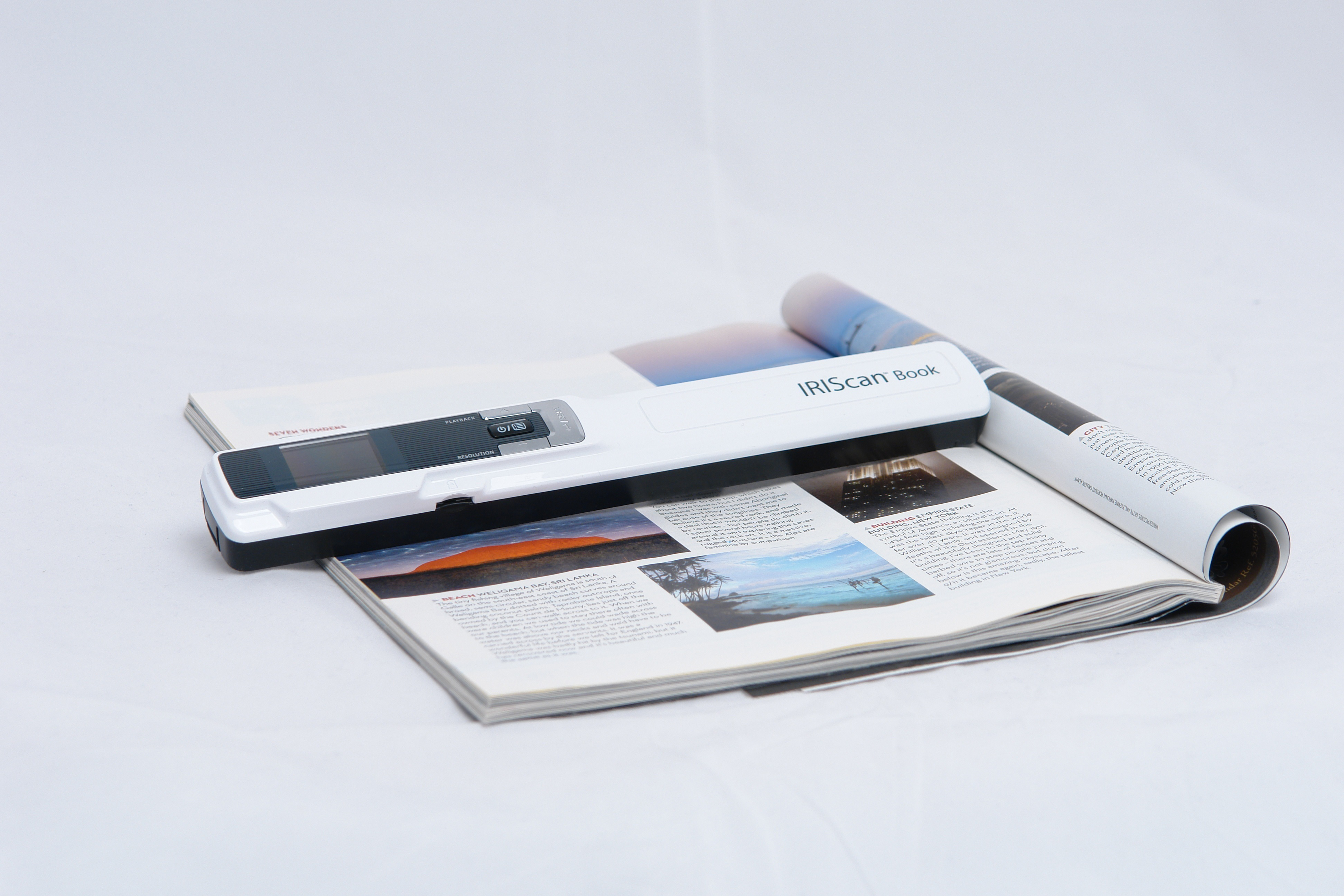 IRIS IRIScan Book 3 Hand-Scanner , 300/600/900 dpi, Contact Image Sensor A4 Farbe